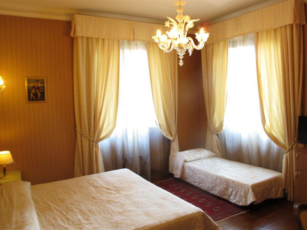 C-Hotels De Rose Palace Florenz Exterior foto