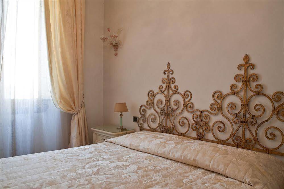 C-Hotels De Rose Palace Florenz Exterior foto