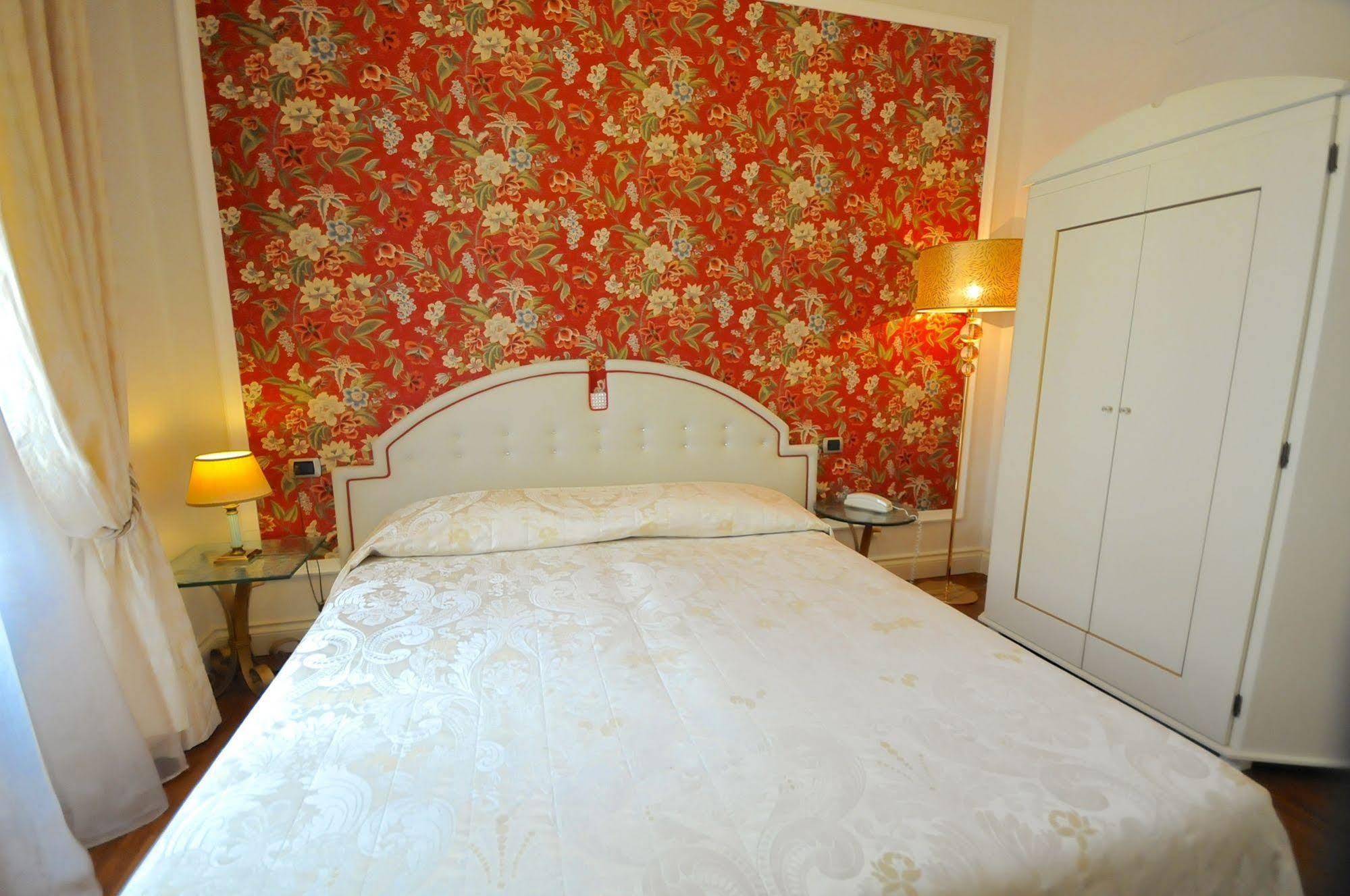 C-Hotels De Rose Palace Florenz Exterior foto