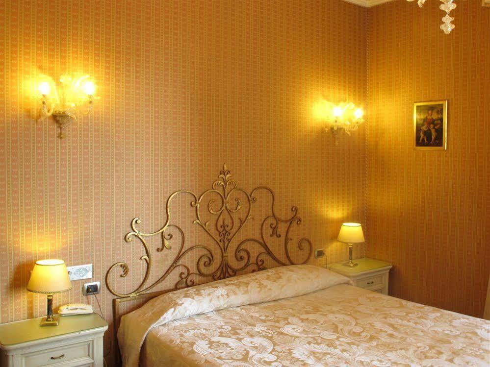 C-Hotels De Rose Palace Florenz Exterior foto